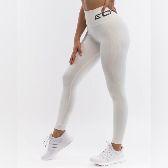 ECHT Pants - Echt Arise Scrunch Legging — White